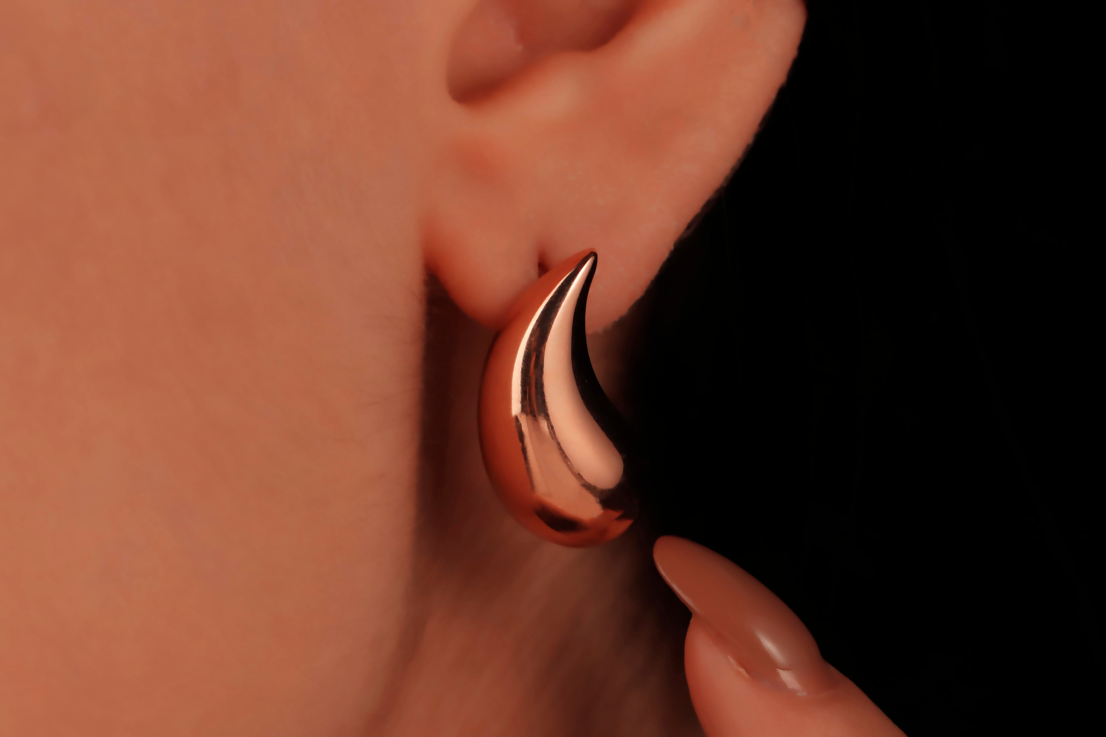 Gold Teardrop Earrings – Minimalist Chunky Drop Earrings for Women