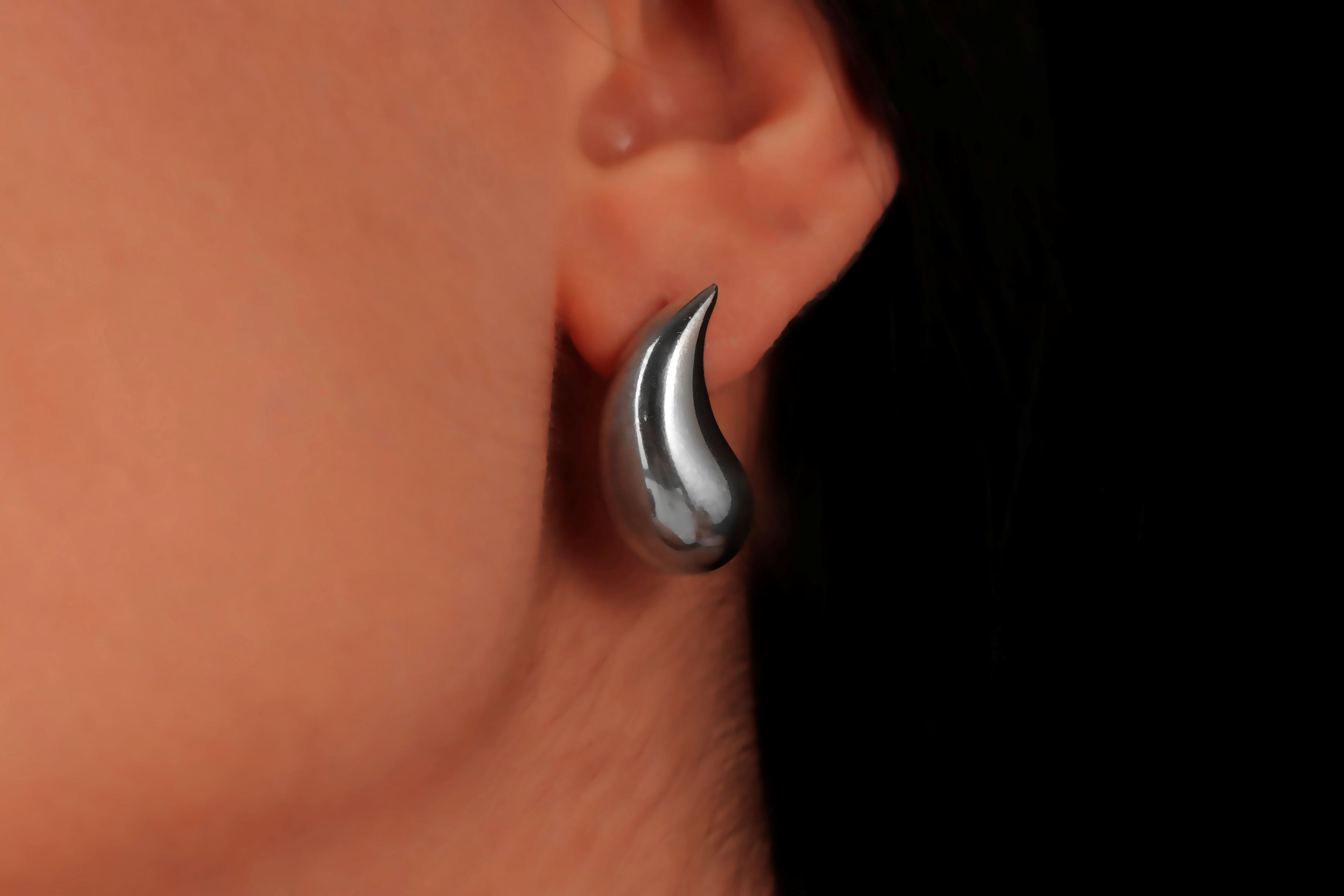 Gold Teardrop Earrings – Minimalist Chunky Drop Earrings for Women
