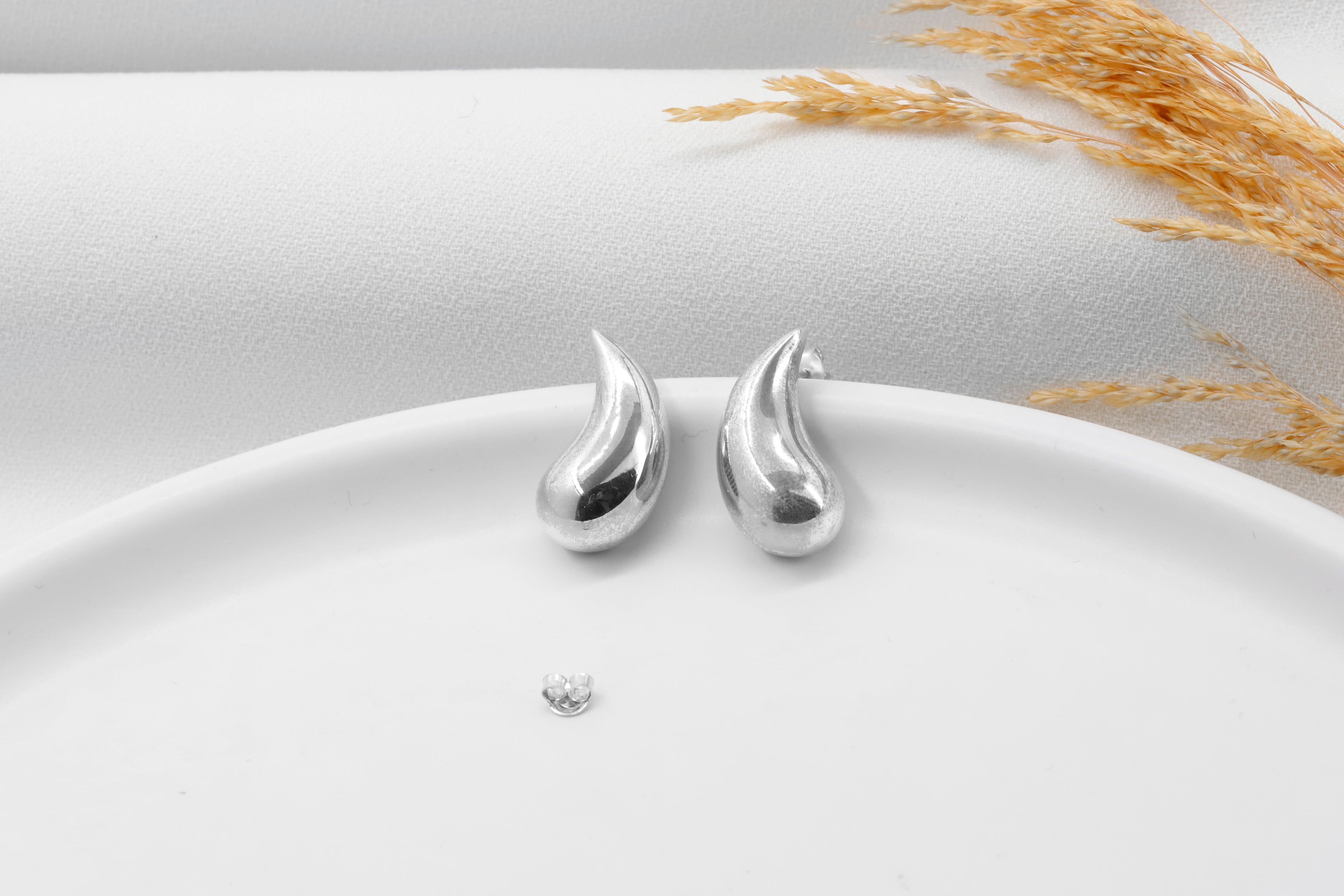 Gold Teardrop Earrings – Minimalist Chunky Drop Earrings for Women