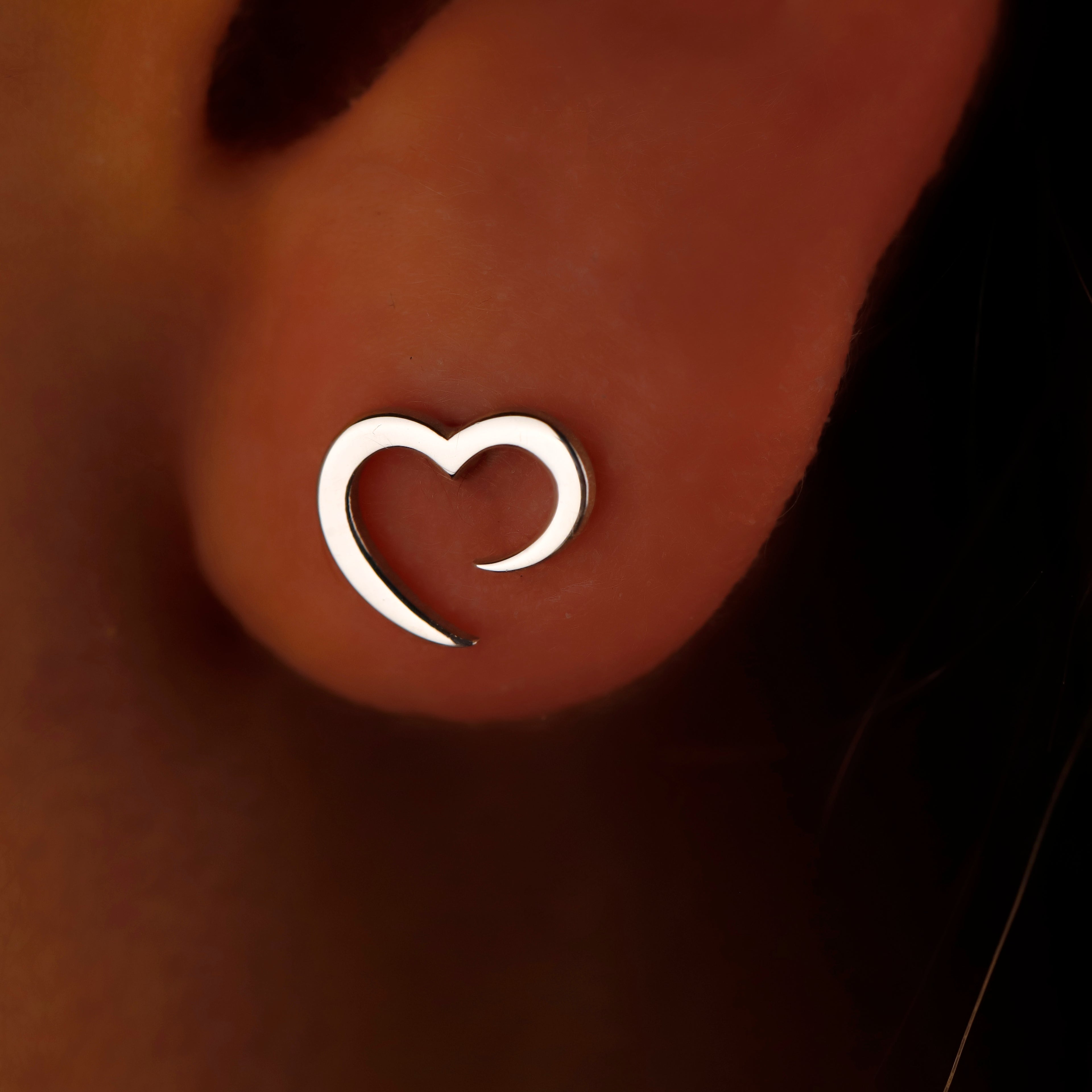 Heart Outline Stud Earrings – Minimalist Dainty Love Earrings