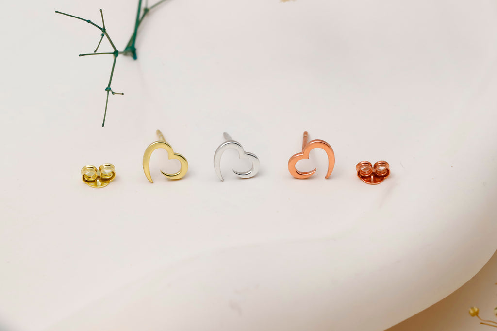Heart Outline Stud Earrings – Minimalist Dainty Love Earrings